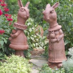 The King and Queen of Rabbits - Lawn Chess figures